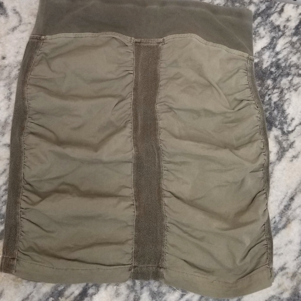 Skirt XCVI Ruched Mini pull on good cond. No visible wear army green / grey sz S